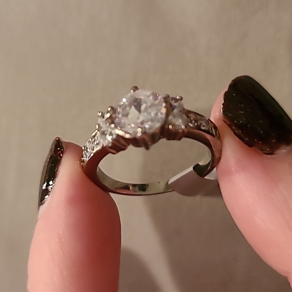 Cubic zirconia stainless steel ring - Picture 7 of 7